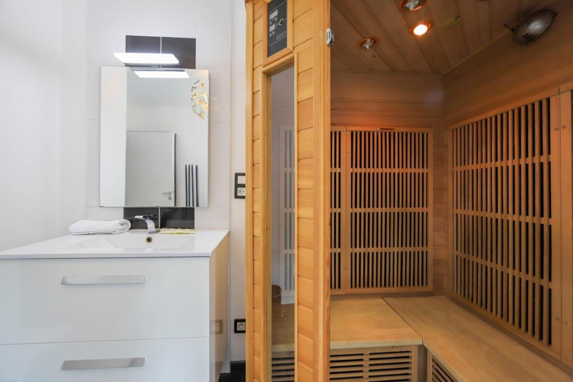 2 Bd Apartment With Sauna In The Center Of Annecy Exteriör bild